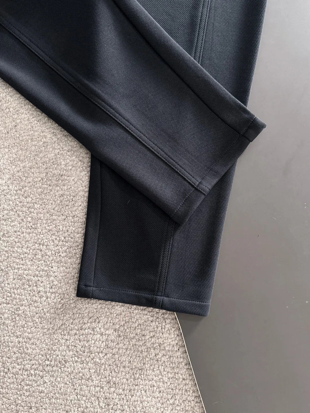 Next day shipment P360 2025 new autumn elastic band casual pants, thick custom-made fabrics, high breathability and comfort, impeccable details, brand element design concept, reflecting high quality. It feels delicate and soft! It presents a casual cut and the upper body shape is great! Size: M-4XL